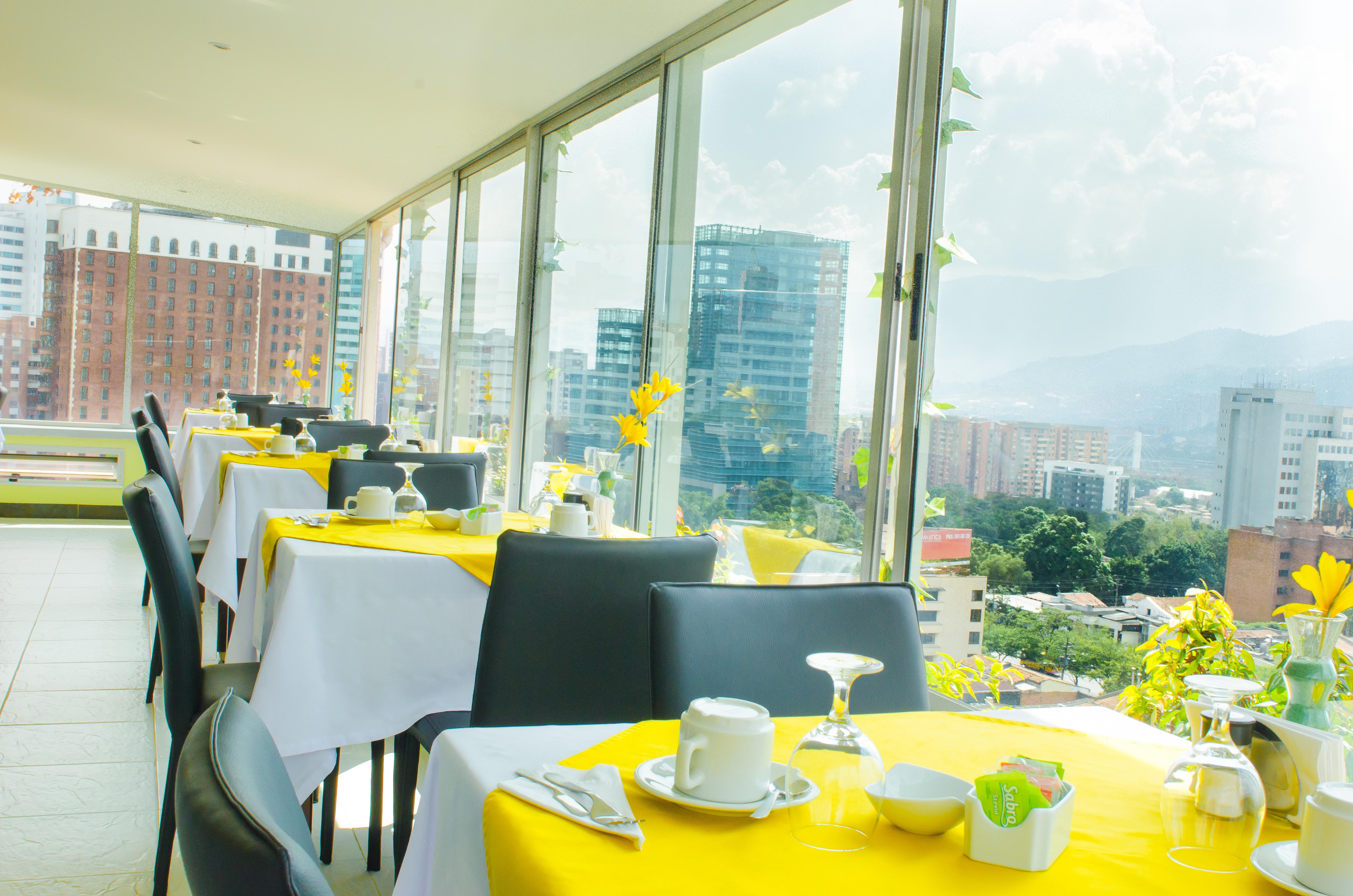 Hotel & Apartasuites Torre Poblado Medellín Esterno foto